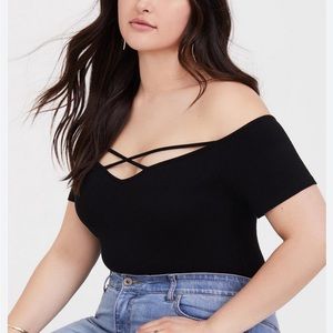 Torrid Size 1 Foxy Off Shoulder Top in Black